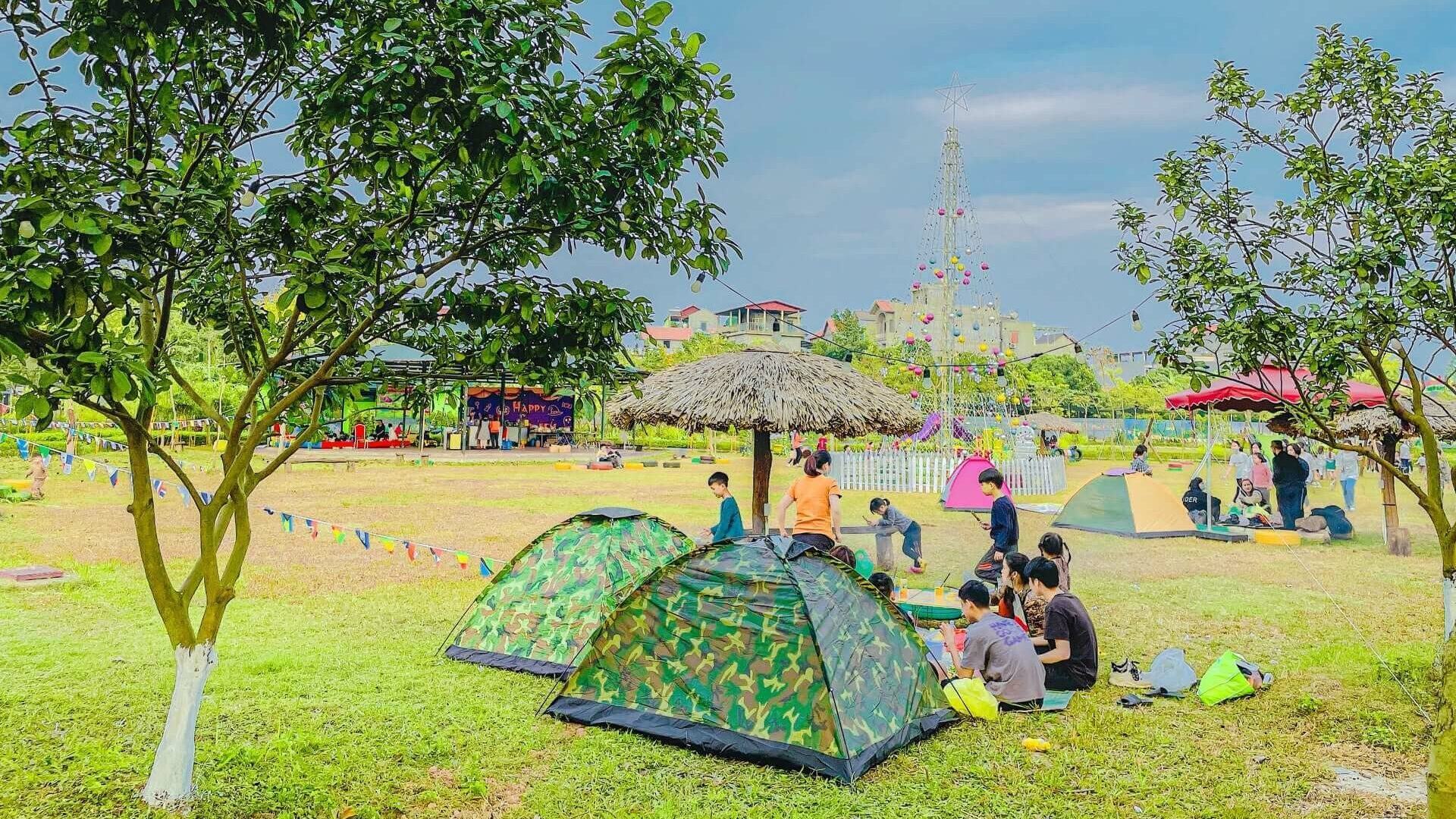 Khuôn viên rộng rãi của khu camping Phù Đổng Green Park