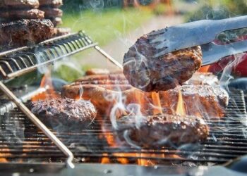 Bỏ túi kinh nghiệm nướng BBQ ngoài trời khi đi cắm trại