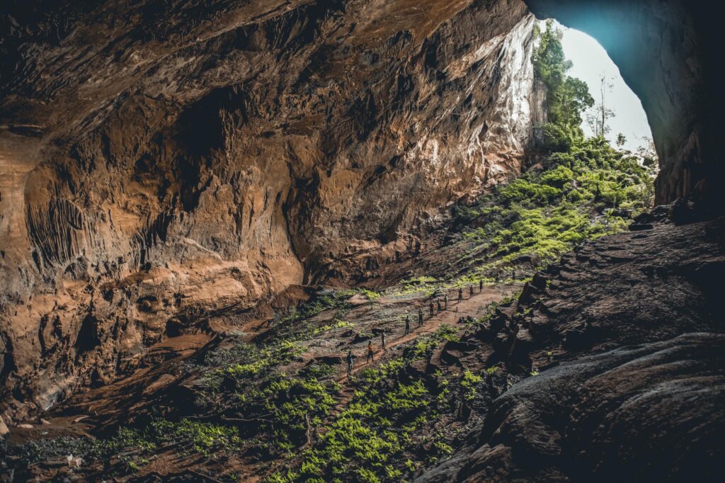 Kong Collapse Hố Sụt Quái Vật đầy Bí ẩn Campingviet.vn