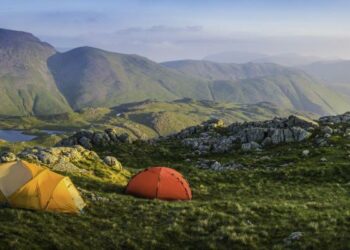 Những địa điểm camping tại nước ngoài siêu đẹp nên thử một lần trong đời