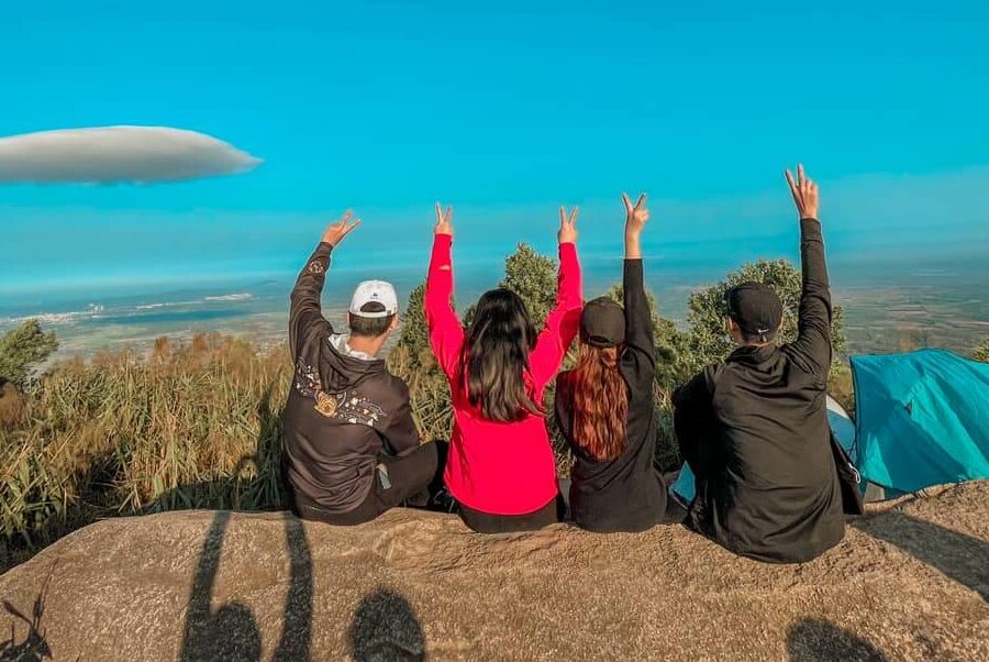 [Review] Trekking, cắm trại trên đỉnh núi Chứa Chan 2 Ngày 1 Đêm có gì hay ho?