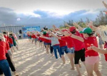 Các trò chơi lớn trong cắm trại sôi động và hấp dẫn