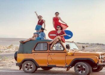 Mặc Gì Khi Đi Phượt? Cách Mixx Đồ Siêu Trất Đi Phượt Cho Nam & Nữ