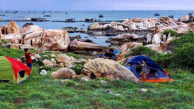 Cắm trại Phan Thiết tại Biển Cam Bình - Ồn Ào Nhưng Lại Rất Thơ Mộng
