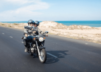 12 bộ đồ sửa xe máy mà dân phượt PHẢI MANG THEO