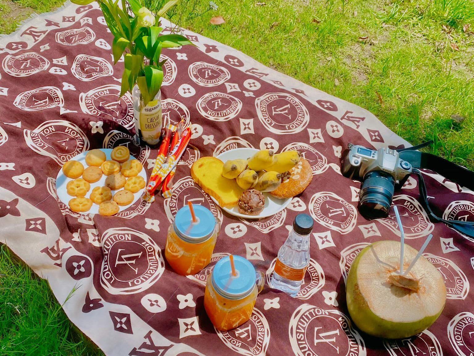 Cắm trại ở công viên Hồ Thiên Nga ăn gì?
