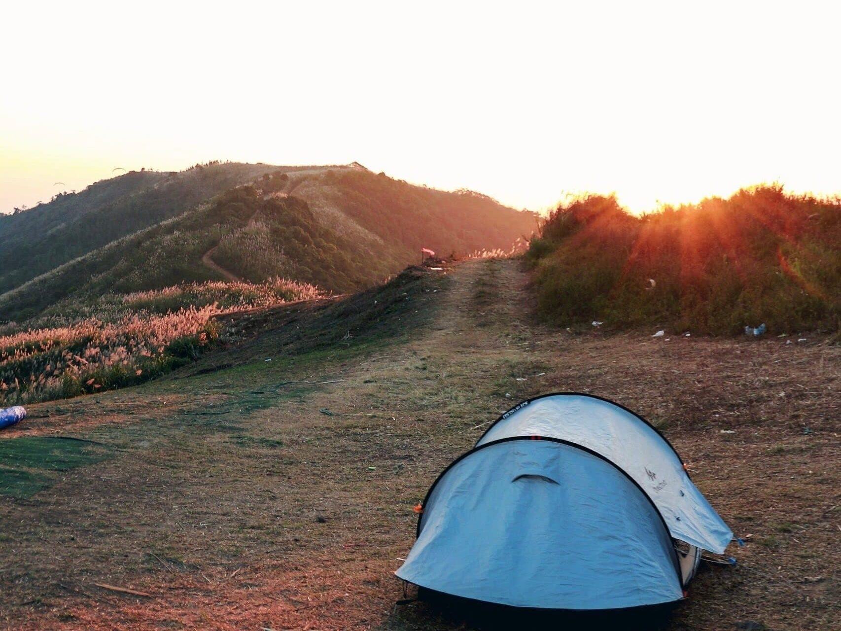 Đến điểm camping tại đồi Bù di chuyển như thế nào?
