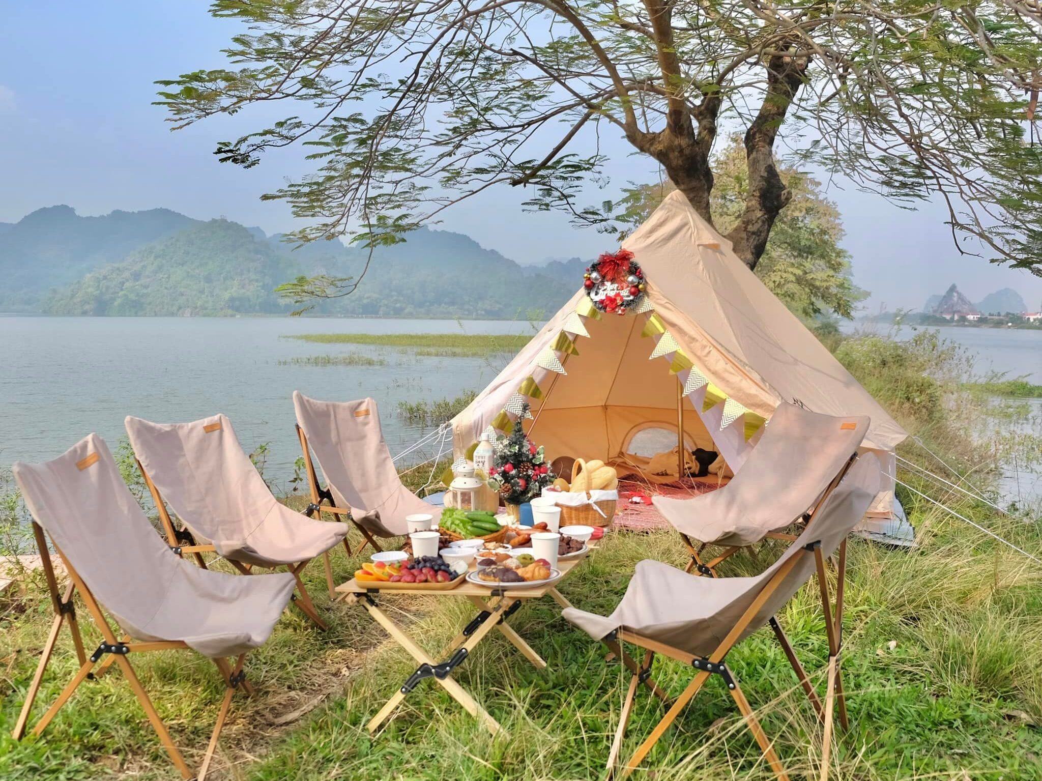 rủ nhau đi camping ở hồ Quan Sơn (Hà Nội)
