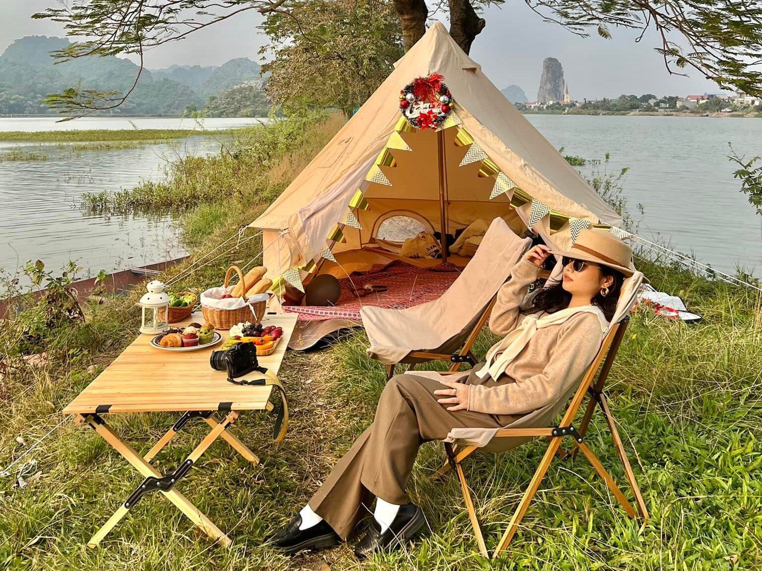 rủ nhau đi camping ở hồ Quan Sơn (Hà Nội)
