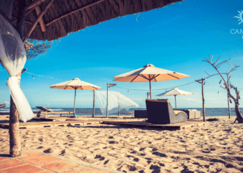 Thông tin du lịch 			 > Địa điểm tham quan 			 > Cam Bình Resort - thiên đường lãng mạn mới nổi ngay sát bờ biển Bình Thuận