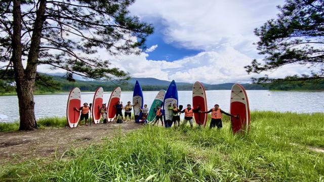 tour chèo thuyền sup hồ tuyền lâm đà lạt