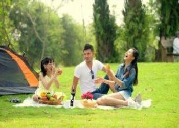 Đi cắm trại mặc gì để luôn thoải mái, dễ chịu?