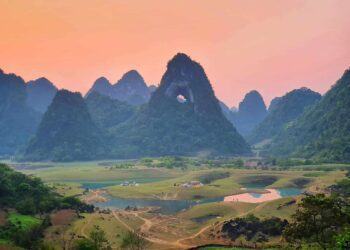 Núi Mắt Thần – Tuyệt tác của thiên nhiên Cao Bằng