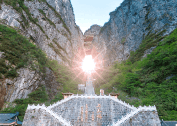 Tour du lịch Phượng Hoàng Cổ Trấn 4 ngày 3 đêm: Trương Gia Giới - Thiên Môn Sơn